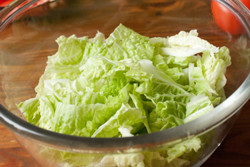 Рубленый салат с острой индейкой