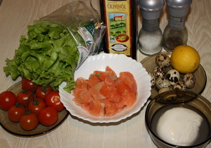 Салат с лососем и моцареллой