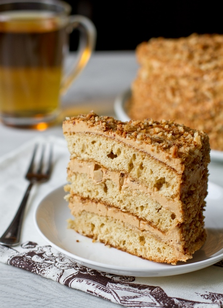 Рецепт медового торта с грецкими орехами