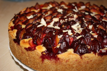 Рецепт сливово-миндального пирога